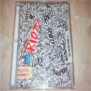 Paramore - Riot!